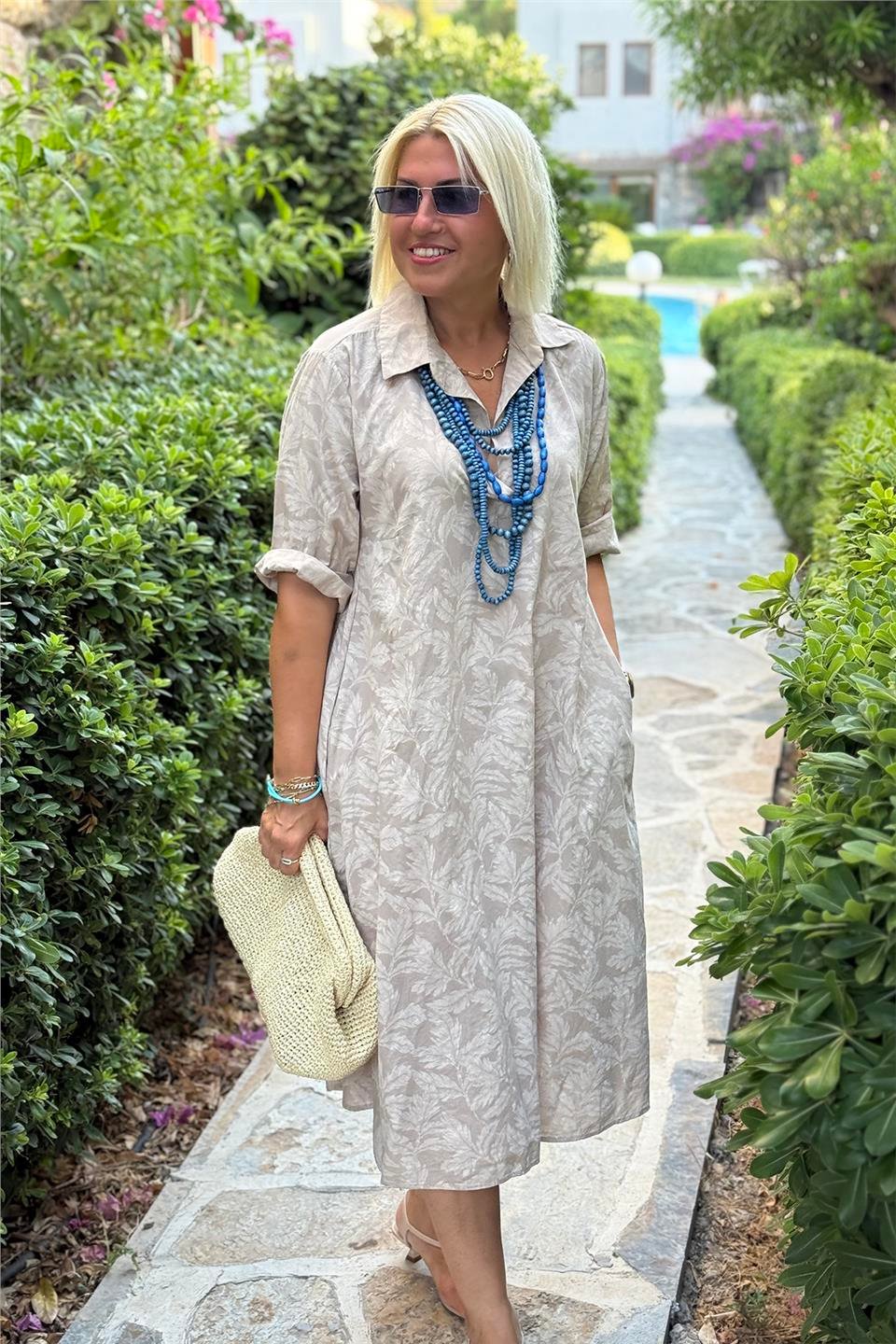 Nora – Robe à motif de feuilles et style décontracté