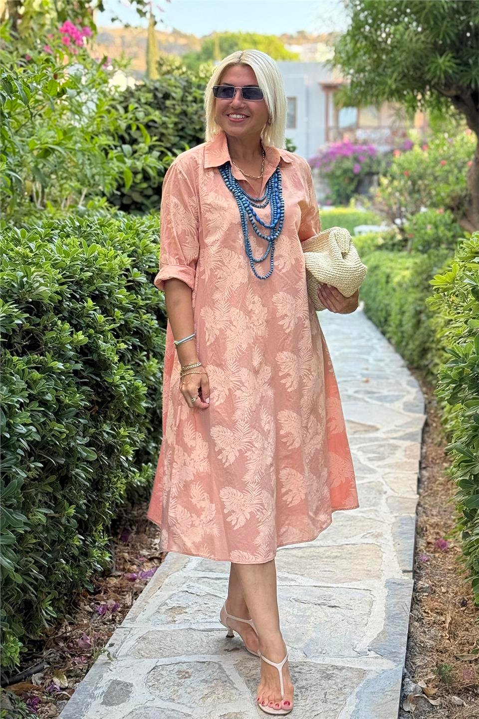 Nora – Robe à motif de feuilles et style décontracté