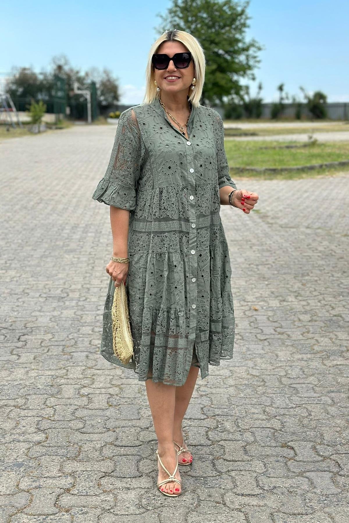 Mirelle – Robe intemporelle aux détails raffinés