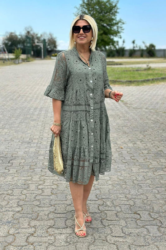 Mirelle – Robe intemporelle aux détails raffinés